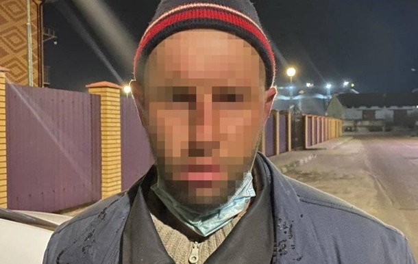 У Борисполі п яний чоловік збрехав копам, щоб ті довезли його додому