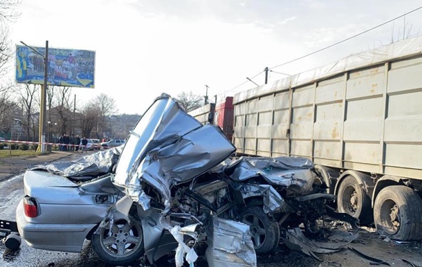 В Одеській області в ДТП загинули дівчата