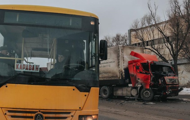 У Дніпрі зіткнулися фура та маршрутка