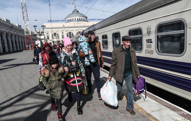 Кабмін виділив 10 млрд гривень на виплати переселенцям