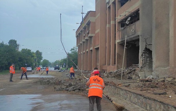 Ночной удар по Николаеву: две ракеты попали в здание университета