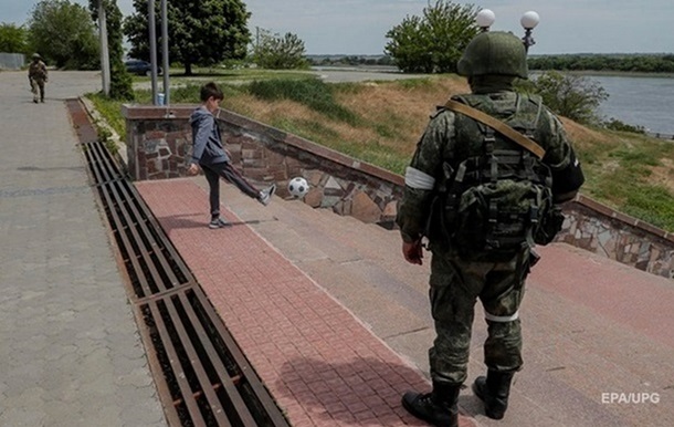 У РФ пропонують усиновлювати викрадених у Маріуполі дітей