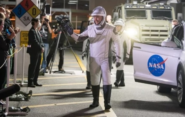 SpaceX та NASA підписали договір для додаткових місій до МКС
