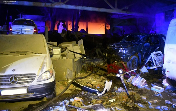 Ракетный удар по Николаеву: горели склады