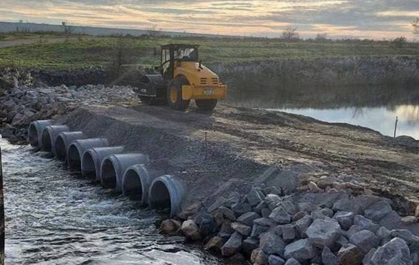 На Херсонщині завершується відновлення переправи через Інгулець