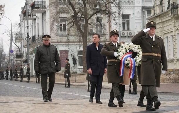 Премьер Нидерландов приехал в Киев