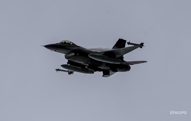 Байден підтримав навчання українців на F-16 - CNN