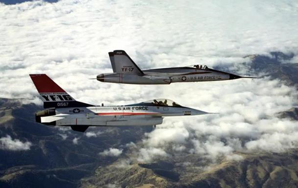 США отримали від Данії запит на навчання українців на F-16