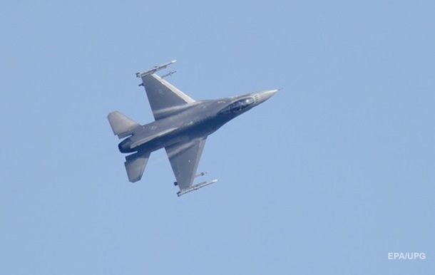 У Румунії навчатимуть українських пілотів на F-16
