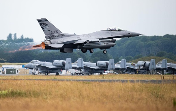 Байден і Зеленський обговорили F-16 - Білий дім