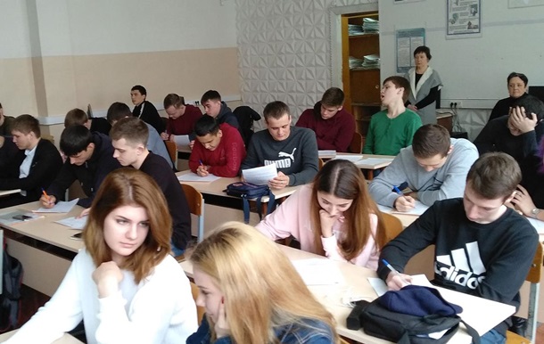 ЦНС: РФ вербує молодь Білорусі через брак офіцерів