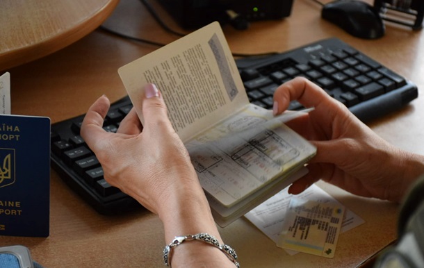 На Закарпатье мужчина купил третьего ребенка, чтобы уехать за границу