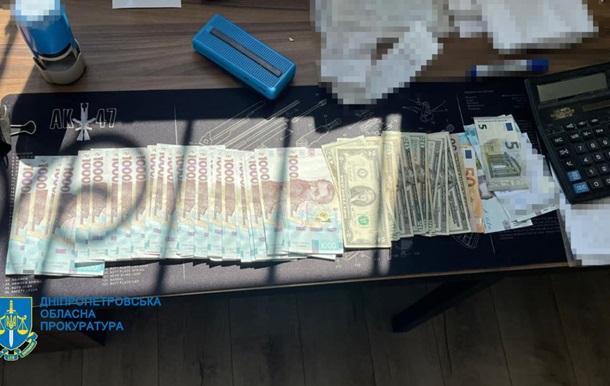 Посадовиця Держпродспоживслужби систематично вимагала хабарі з підлеглих