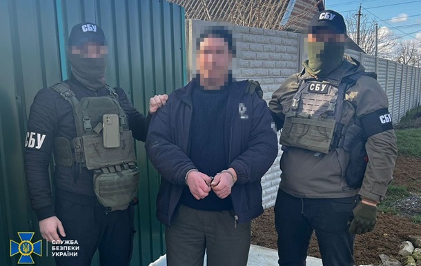 Затримано ексдепутата та його спільницю, які наводили ракети РФ на Херсон