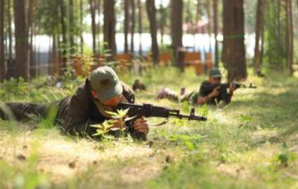 Підлітків з ТОТ відправлять на військові навчання до РФ - ЦНС