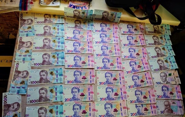 Викрито чоловіка, що протягом року крав гроші в матері зниклого військового