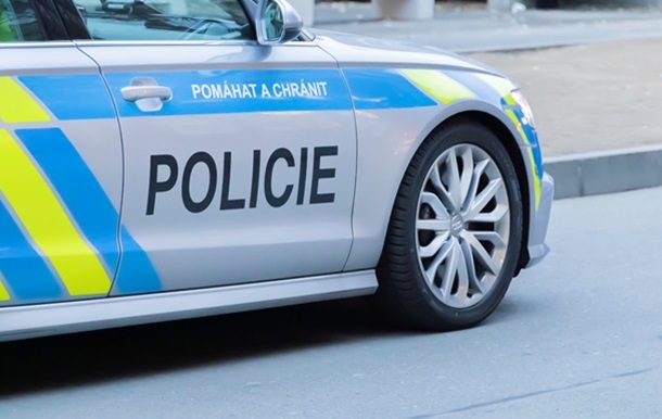 У Чехії підліток напав з ножем на людей у ТЦ: є загиблі