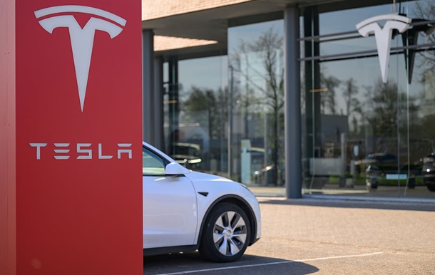В Європі обвалилися продажі Tesla