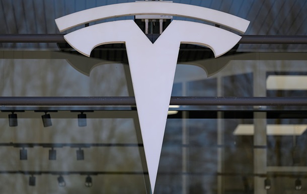 Tesla втрачає ринок Китаю через конкурента