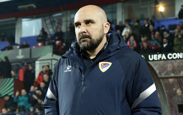 Тренер сербской команды внезапно умер во время матча