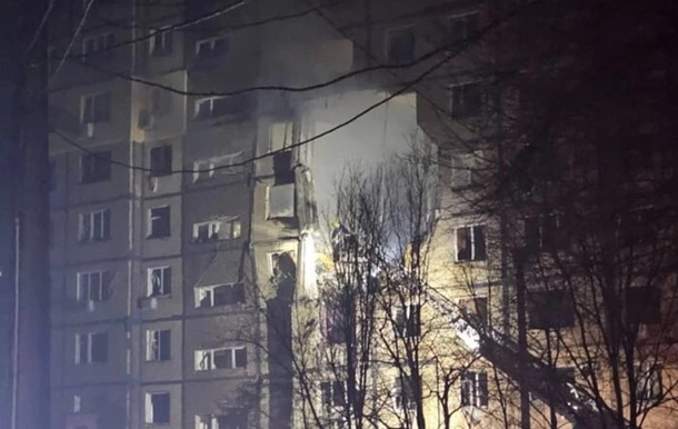 Пожары и раненые: последствия удара по Днепру от властей