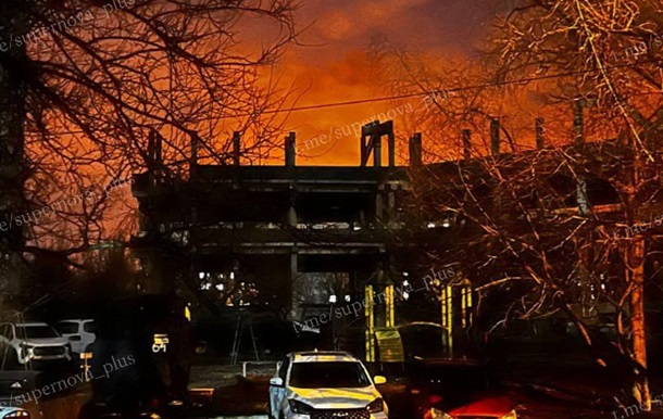 В оккупированной Макеевке БПЛА  разбомбили  нефтебазу