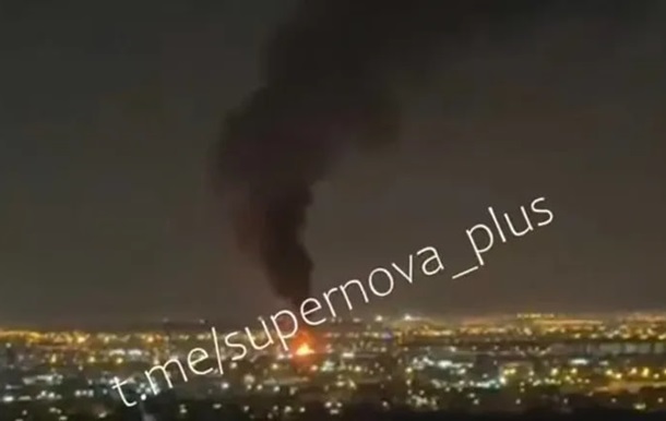 Иран атаковал Дубай: у аэропорта тушат пожар