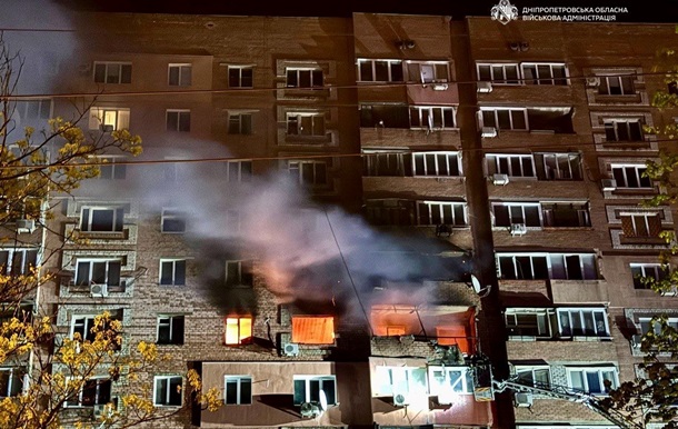 В Днепре БПЛА атаковали многоэтажный дом