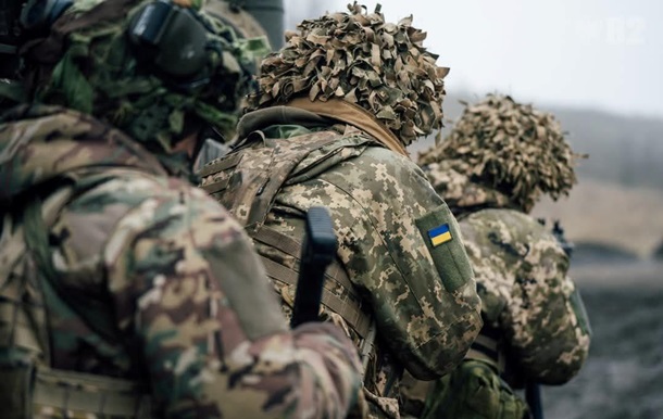 Зеленский инициировал продление военного положения