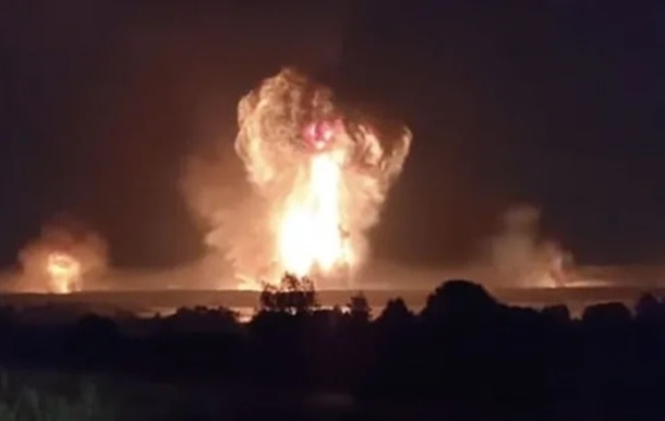 Под атакой аэродромы: в Крыму слышны серии взрывов