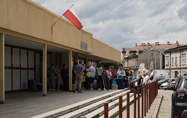 Украинцам в Польше отказывают в статусе беженца