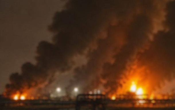 Россияне массированно атаковали объекты Укрнафты