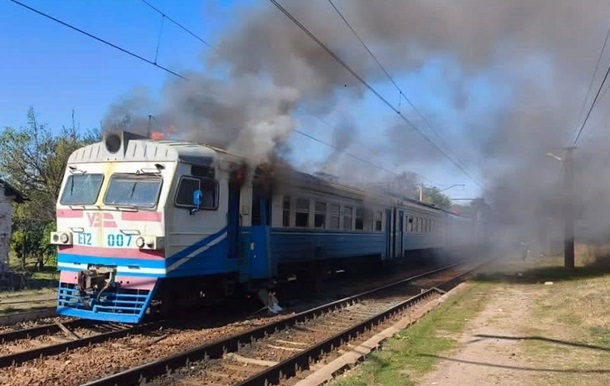 Удар РФ по потягу на Харківщині: є загиблий