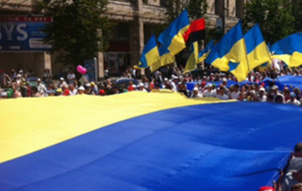 У Києві проходять два багатотисячні мітинги