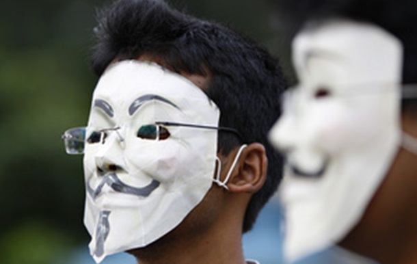 Anonymous - Reuters - Співробітник Reuters, звинувачений у співпраці з Anonymous, звільнений