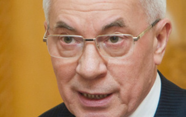 Азаров хоче обкласти імпортні ліки додатковим податком, не підвищуючи їх цін