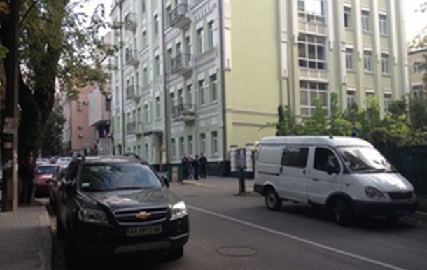 Чоловік повідомив у міліцію, що бачив убивцю охоронців Каравану
