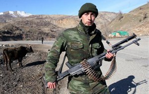 ЗМІ: Турецькі війська проводять навчання на кордоні із Сирією